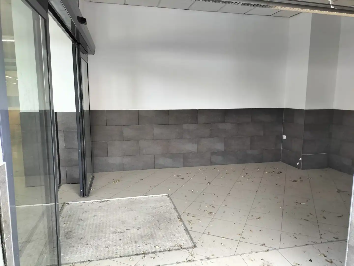 Local comercial de lloguer a Sur, imagen 8