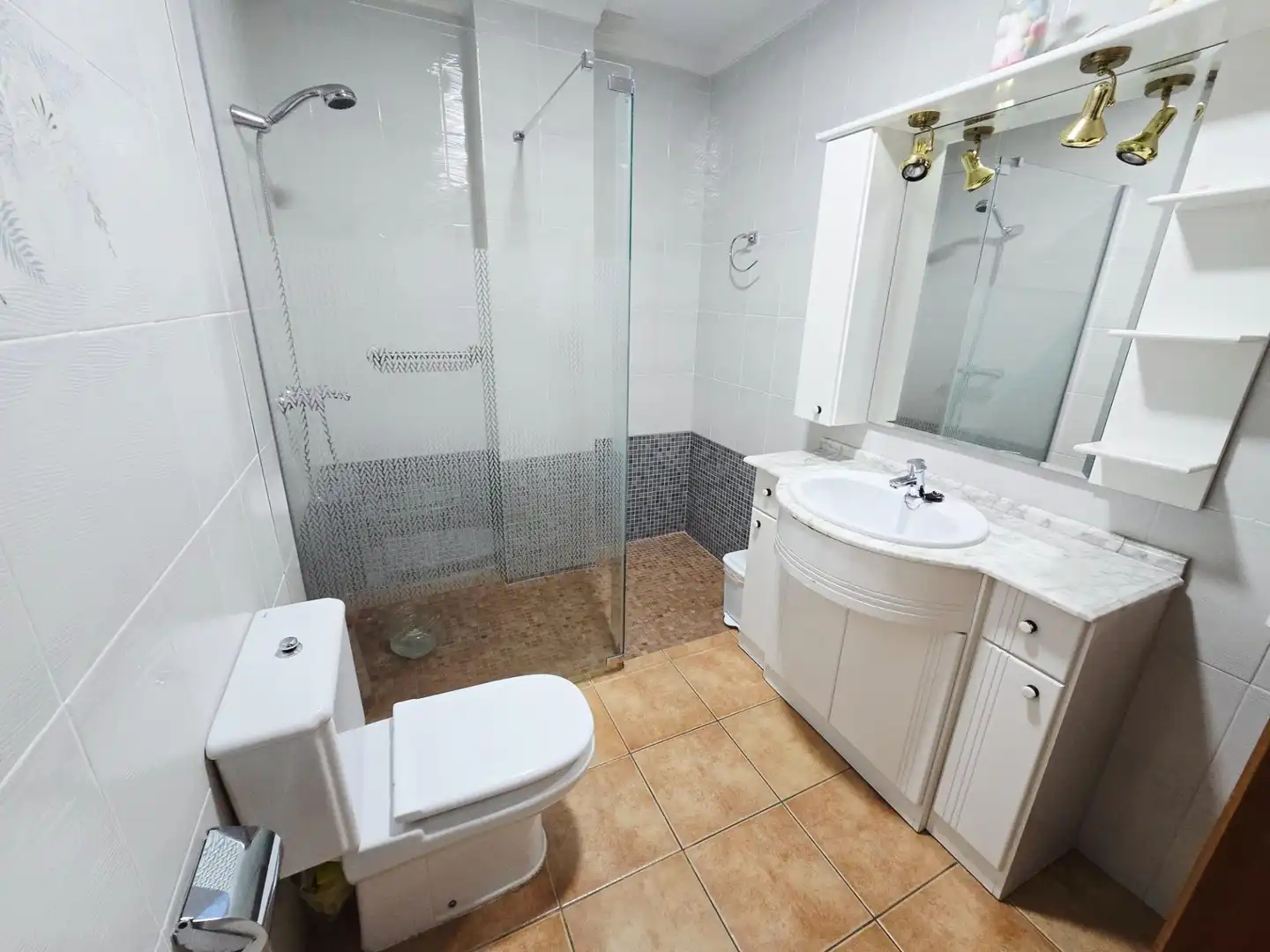 Bathroom of Houses for sale in Villanueva de Córdoba  with Air Conditioner and Terrace