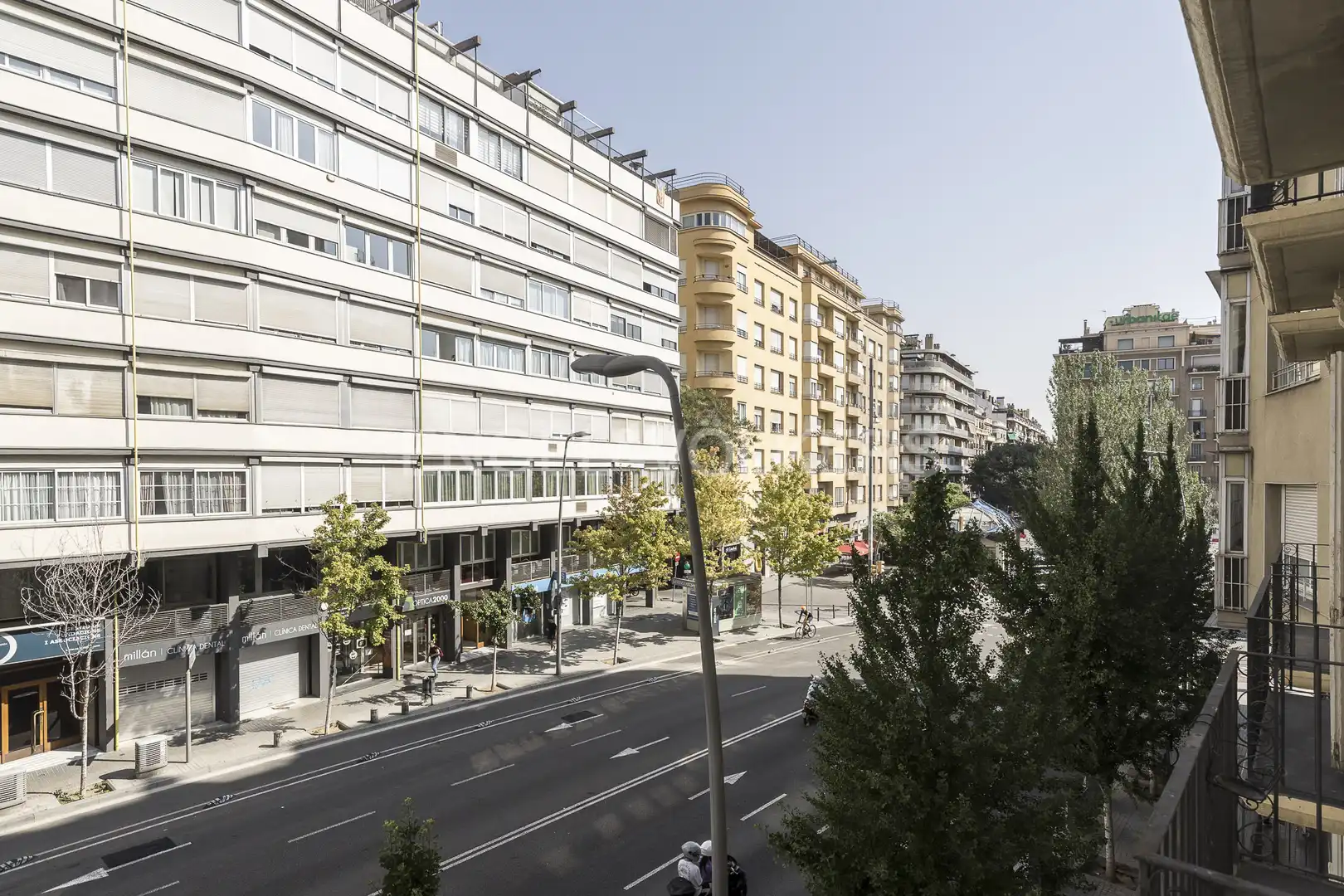 Außenansicht von Wohnung zur Miete in Barcelona mit Klimaanlage, Heizung und Balkon