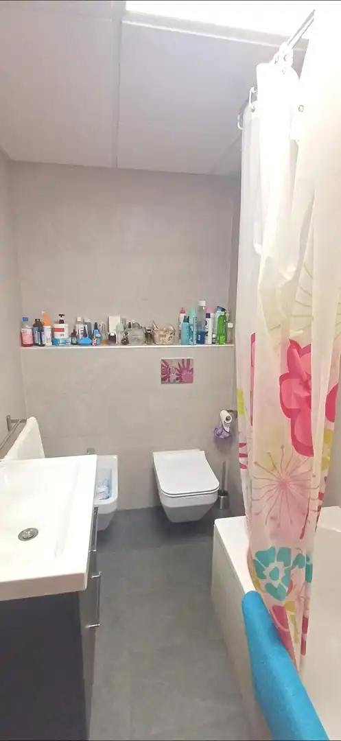Bathroom of Flat for sale in Málaga  with Air Conditioner and Balcony