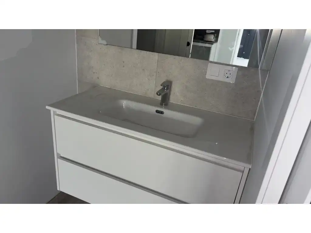 Badezimmer von Erdgeschoss zum Verkauf in Manlleu, Barcelona
