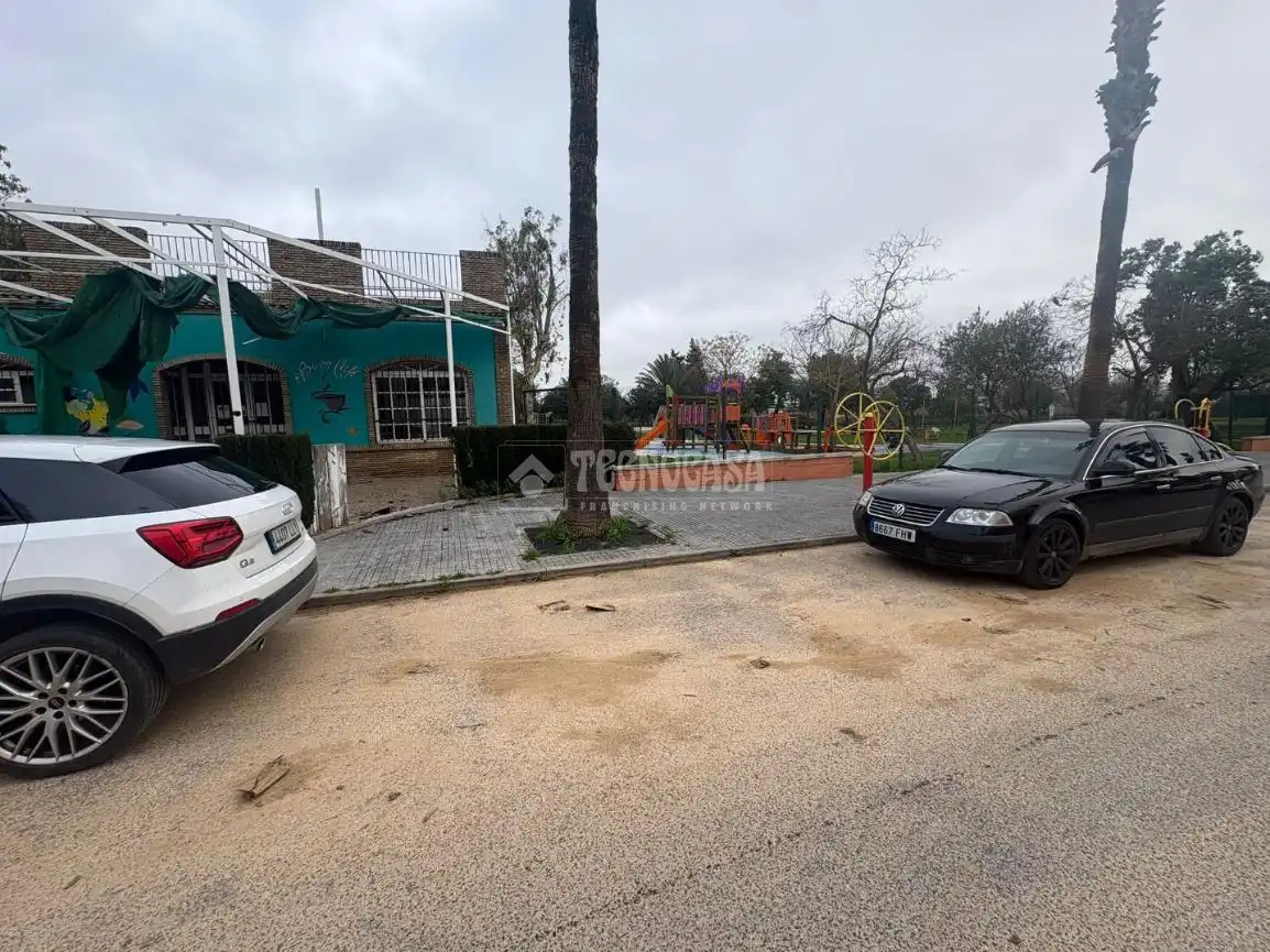 Casa aparellada amb terrassa en venda a Almensilla, imagen 24