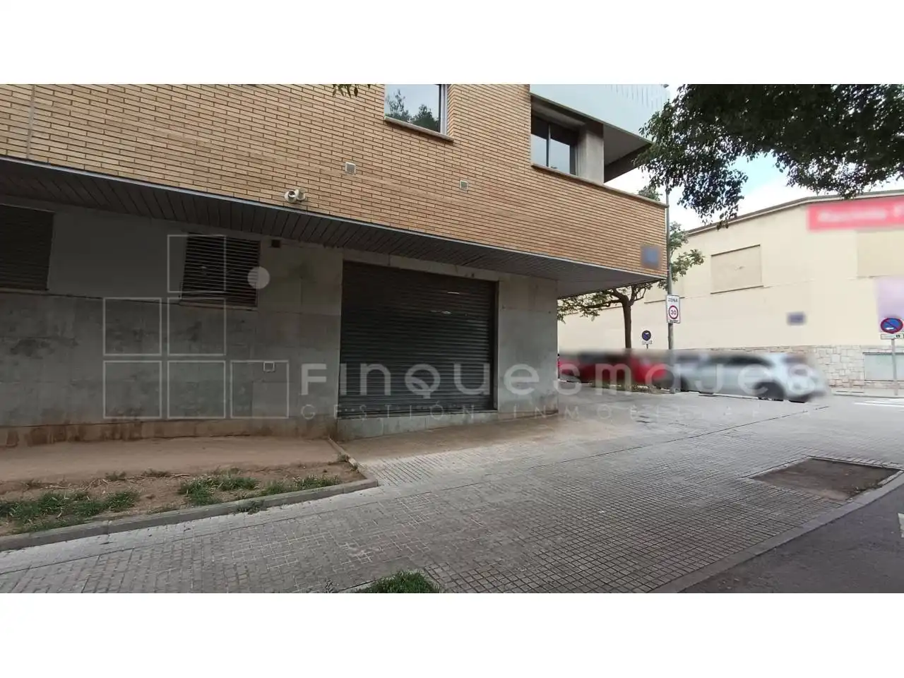 Vista exterior de Local en venda en Terrassa