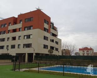 Vista exterior de Pis en venda en  Logroño amb Jardí privat i Traster