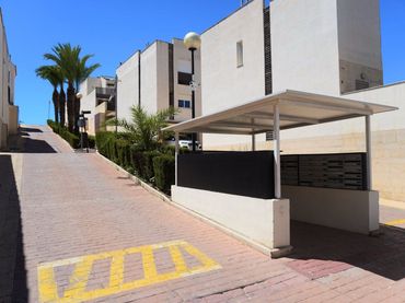Maison mitoyenne avec balcon à vendre à Hipódromo - Cerrado del Águila