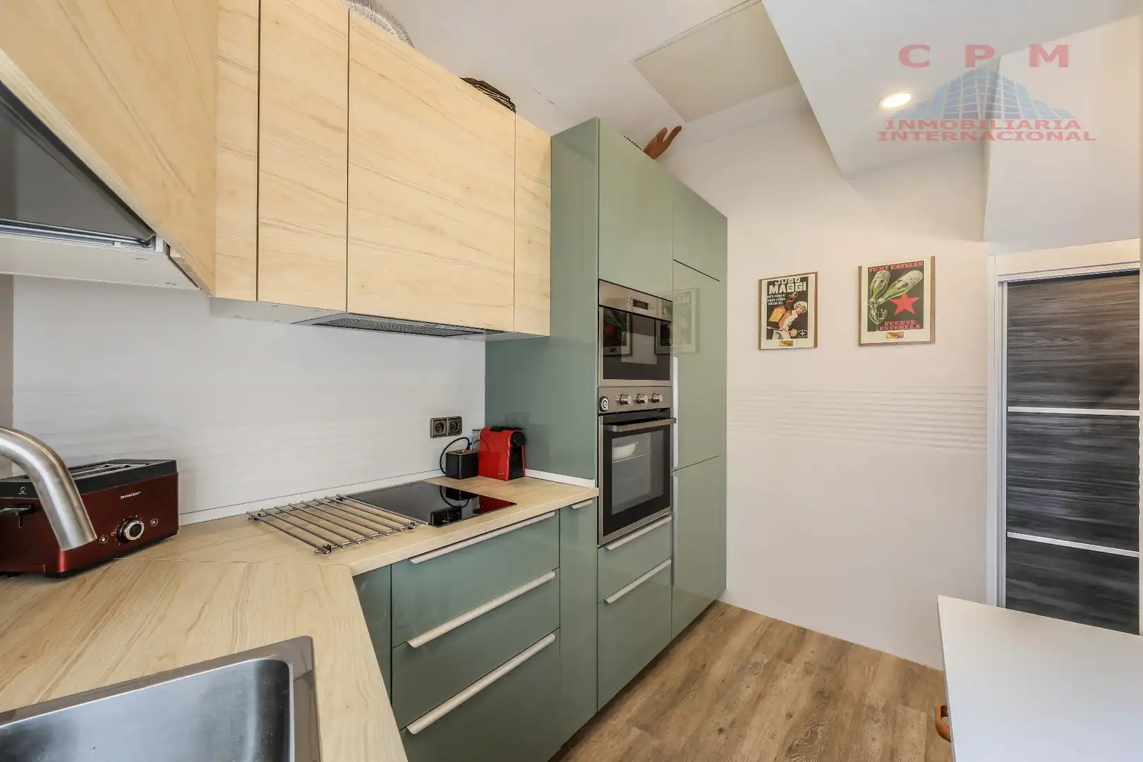 Kitchen of Flat for rent in Madrid  with Air Conditioner, Heating and Parquet flooring
