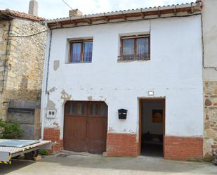 Vista exterior de Casa o xalet en venda en Merindad de Cuesta-Urria amb Traster