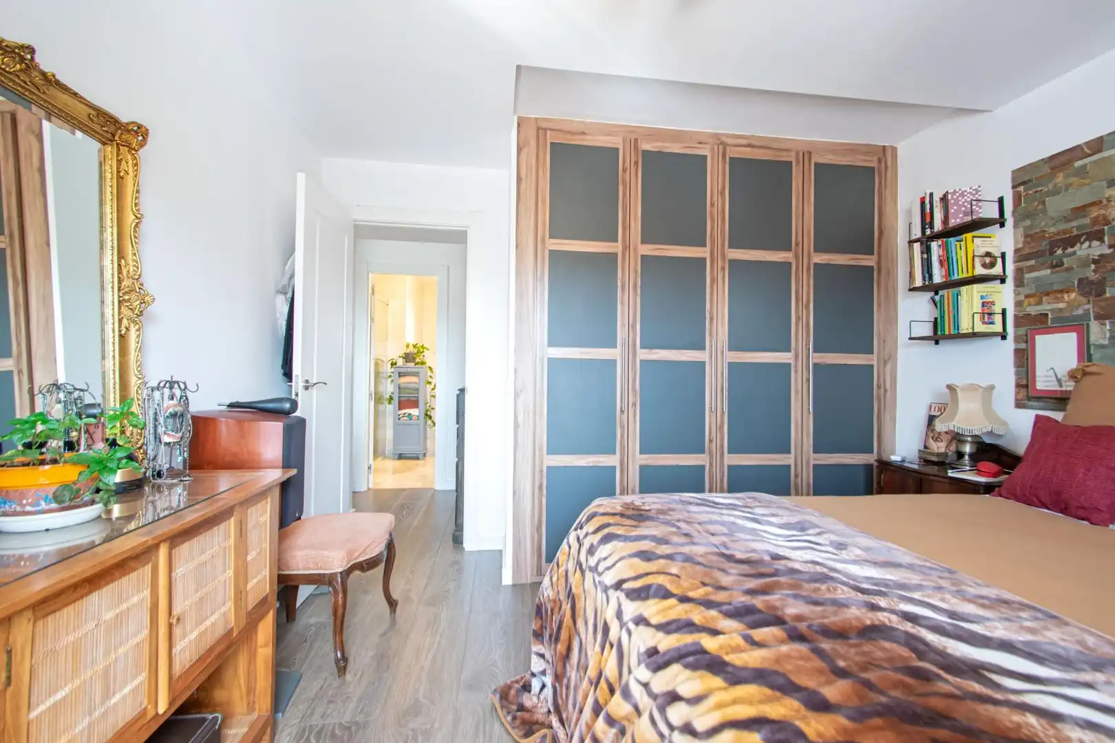 Bedroom of Flat for sale in Sevilla  with Air Conditioner and Terrace