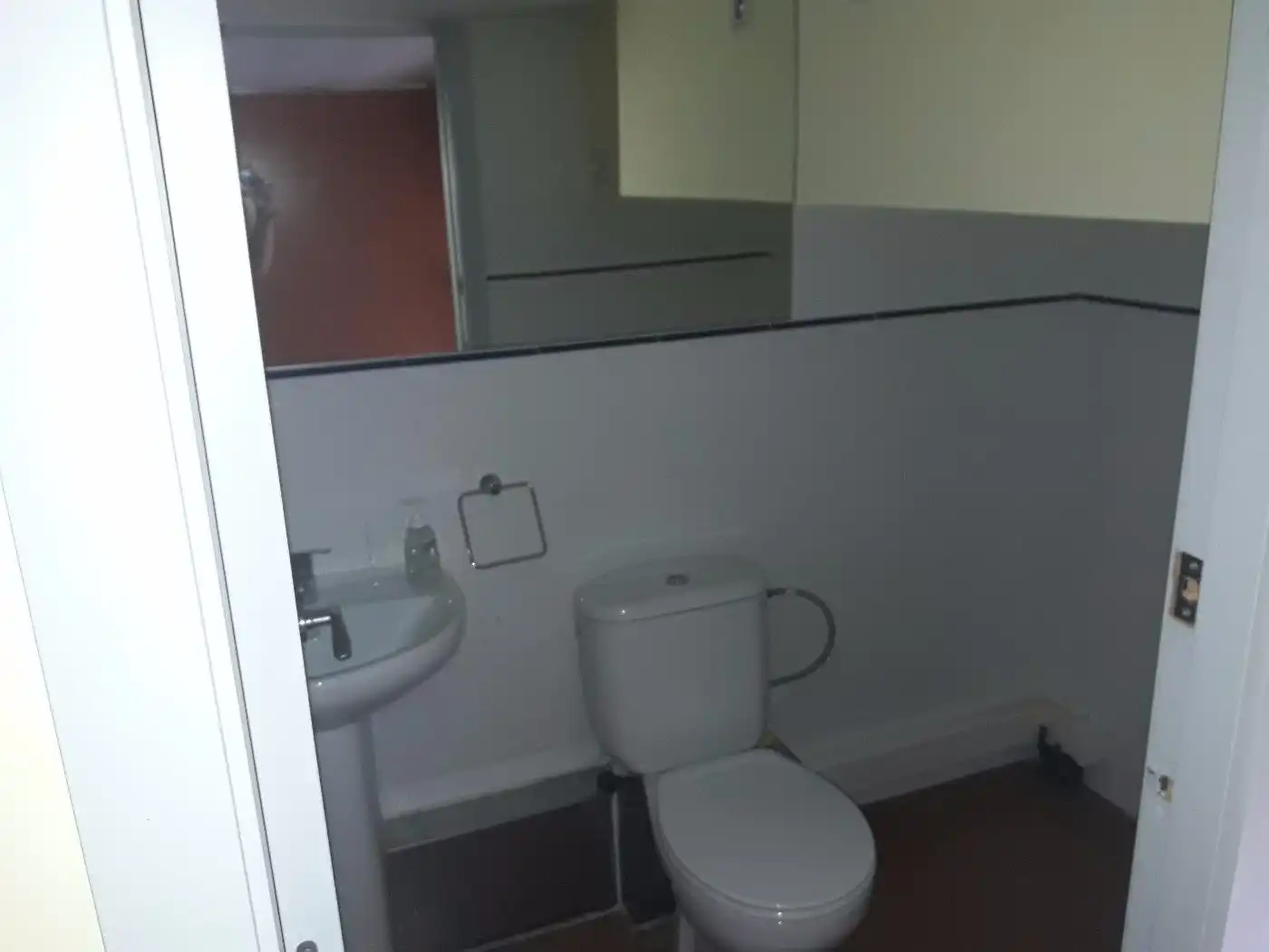 Baño de Oficina de alquiler en Rubí con Aire acondicionado