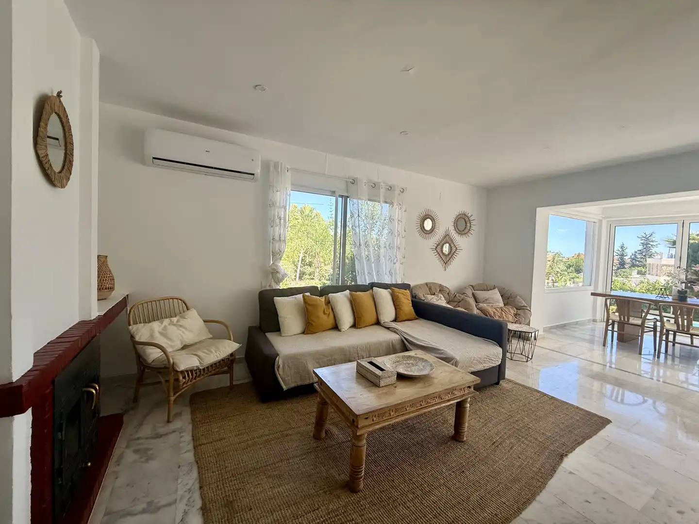 Sala de estar de Casa o chalet en venta en Marbella con Aire acondicionado, Jardín privado y Terraza