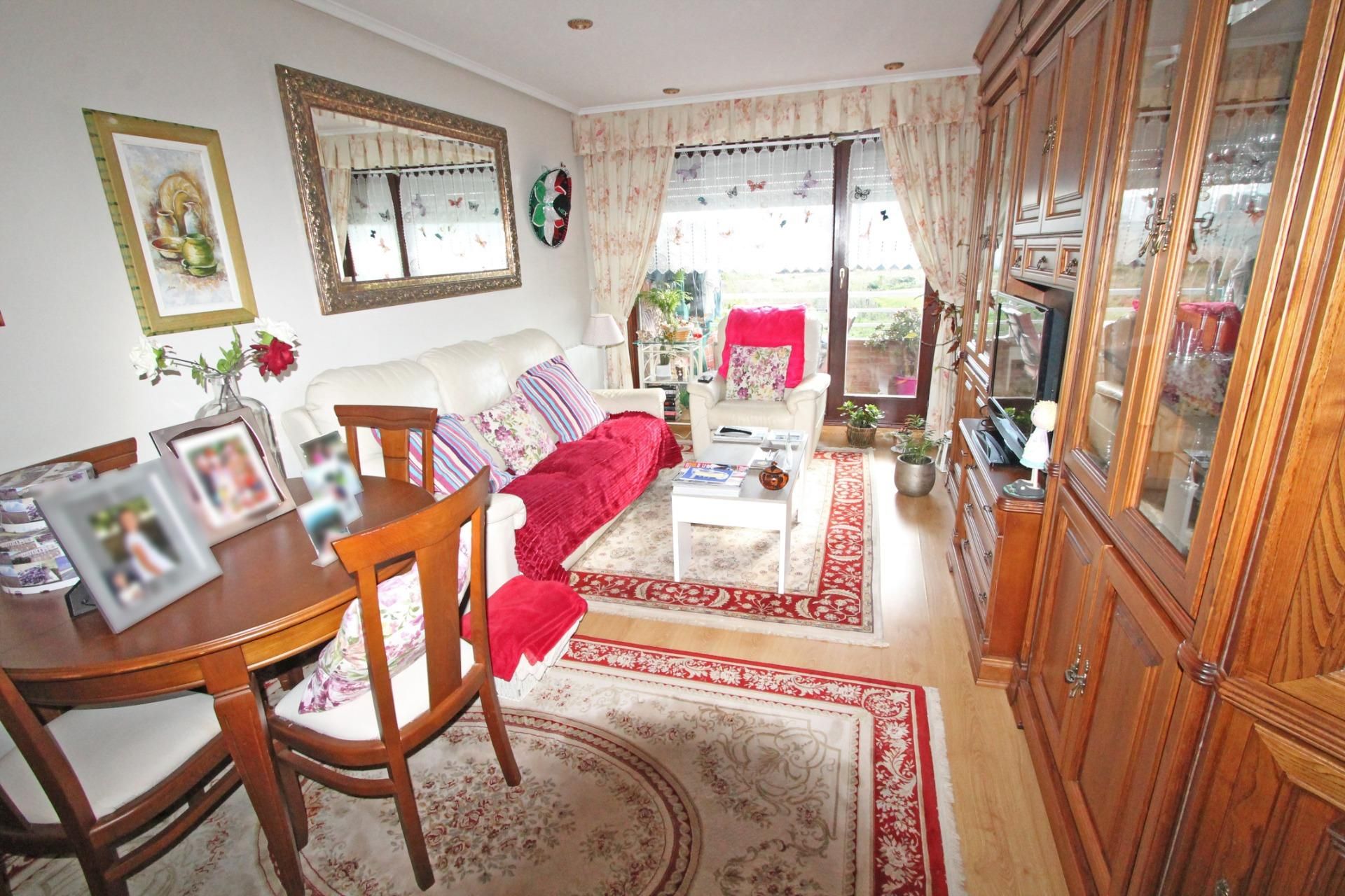 Living room of Flat for sale in Bárcena de Cicero  with Heating, Terrace and Balcony
