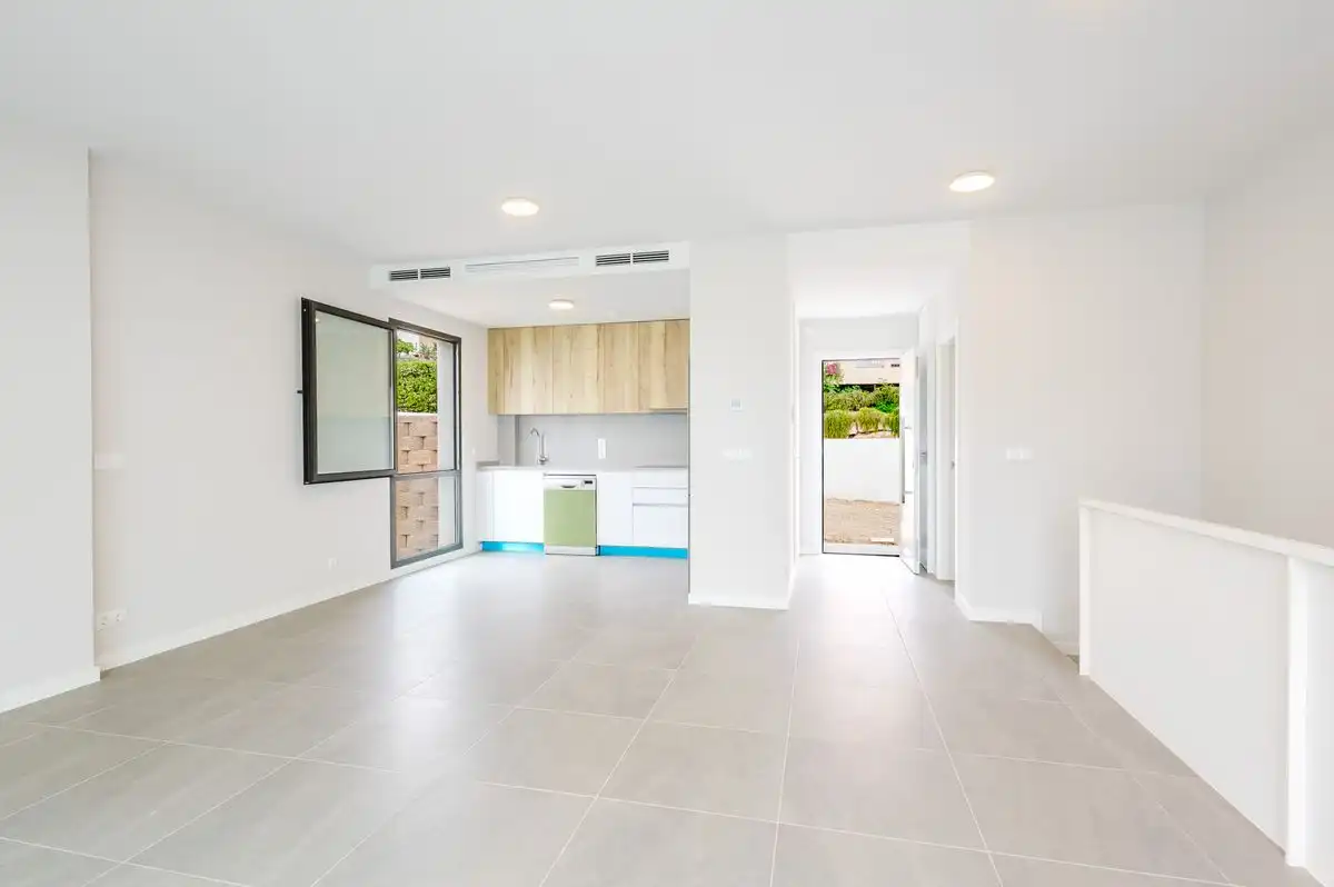 Terraced house with terrace for sale in Calle Pintores De Riviera, imagen 9