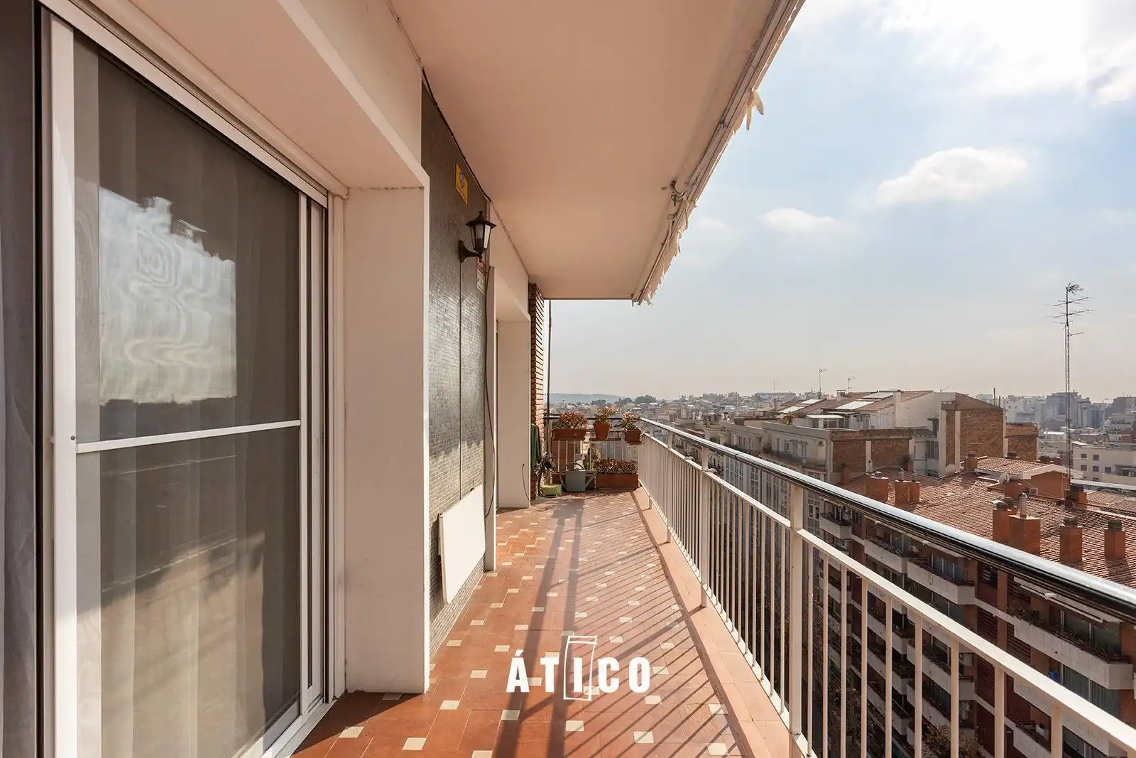 Flat with terrace to rent in Sarrià - Sant Gervasi