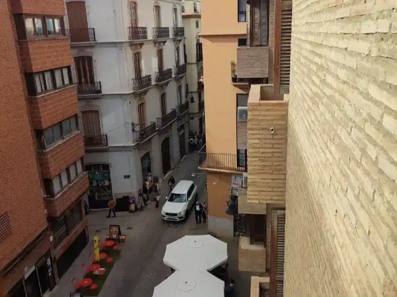 Vista exterior de Apartamento de alquiler en Ciutat Vella 