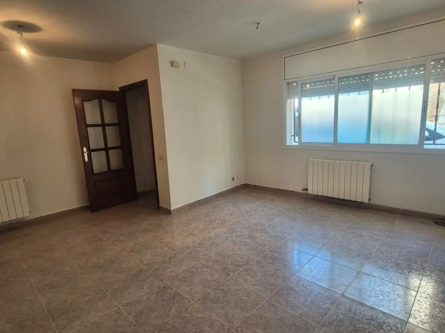 Sala de estar de Casa adosada en venta en Castellet i la Gornal con Calefacción