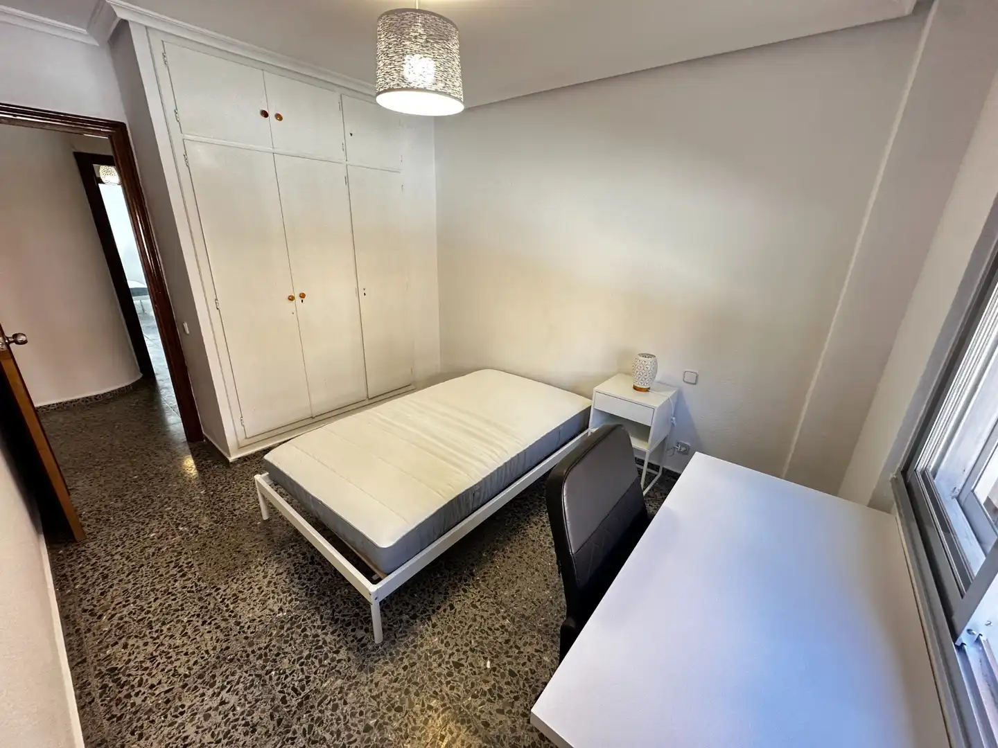 Bedroom of Flat for rent in Cuenca  with Heating, Terrace and Furnished