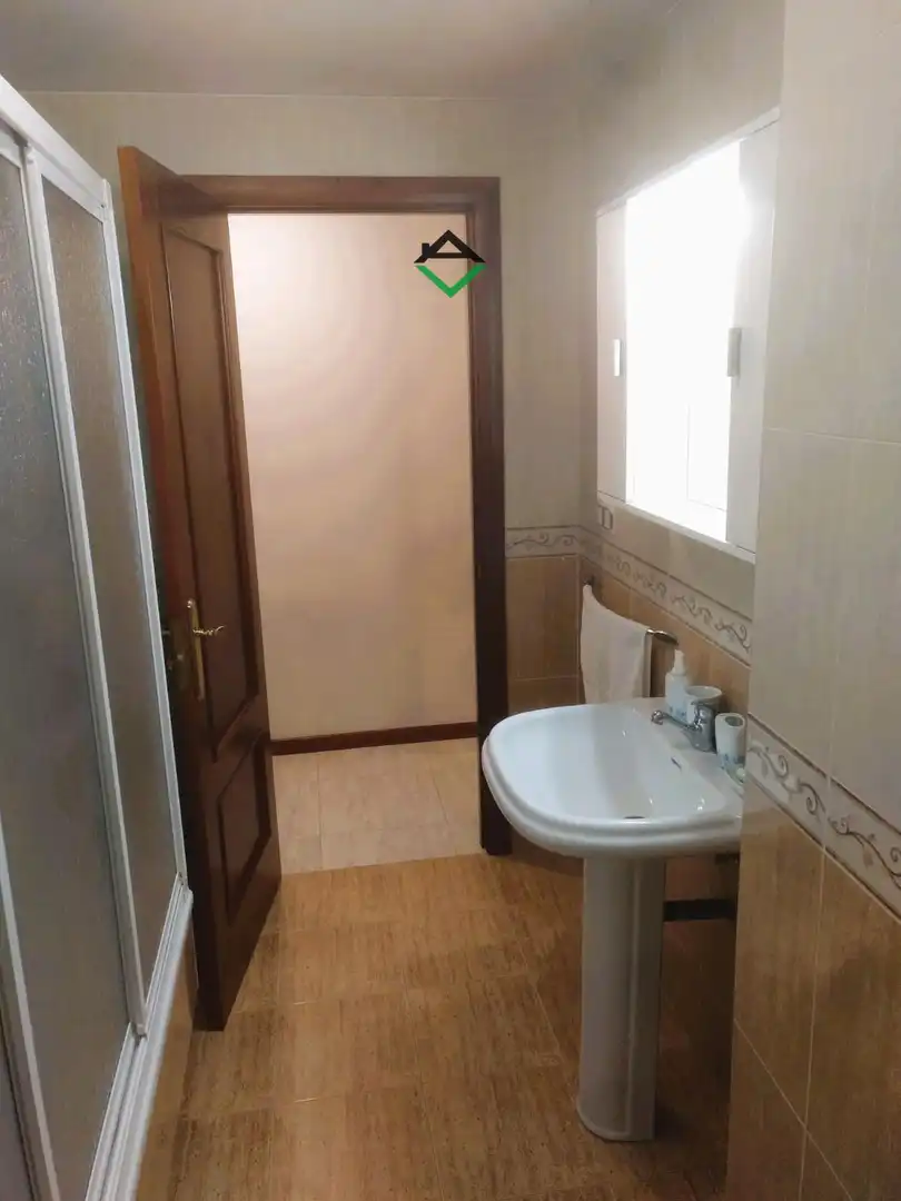 Baño de Piso en venta en Cangas  con Calefacción y Trastero