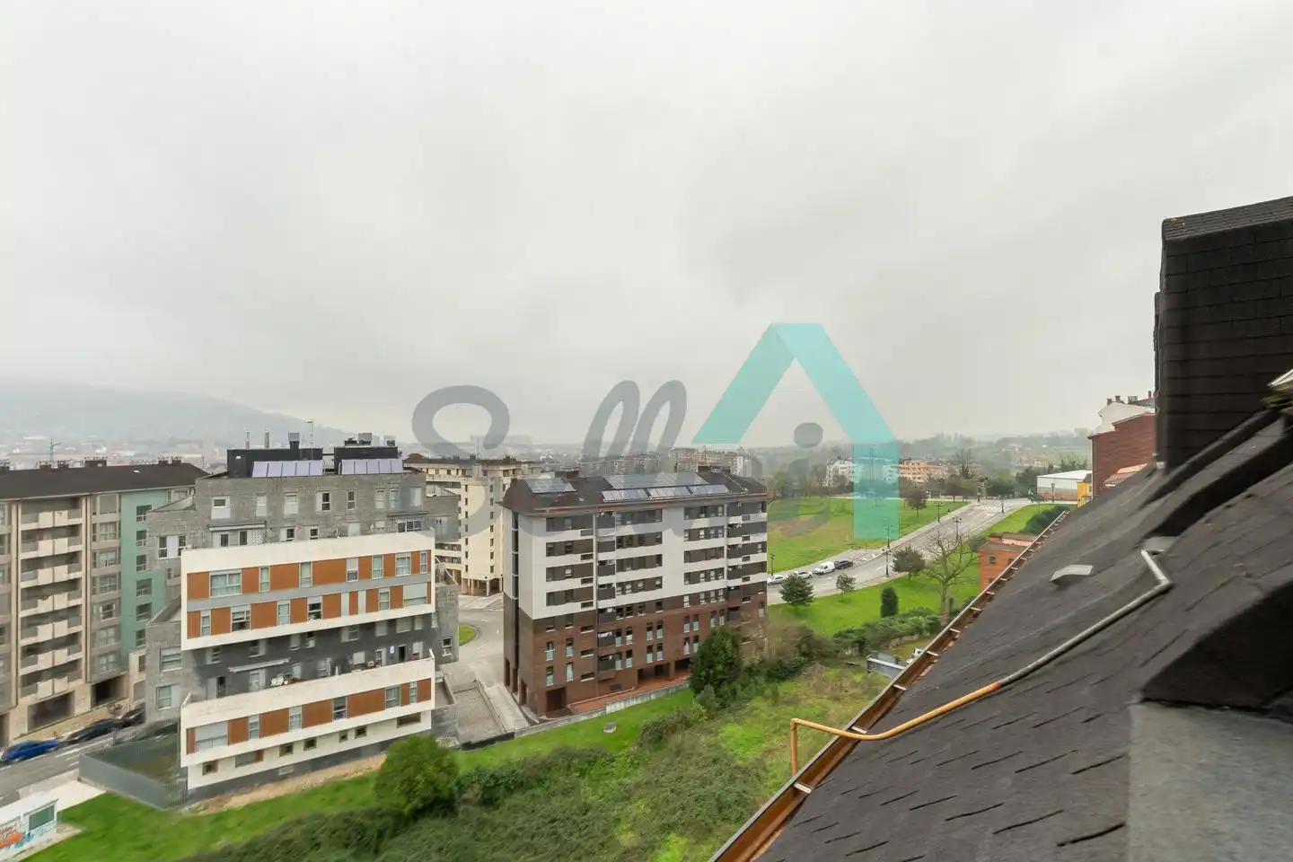 Exterior view of Flat for share in Oviedo   with Heating, Furnished and Internet