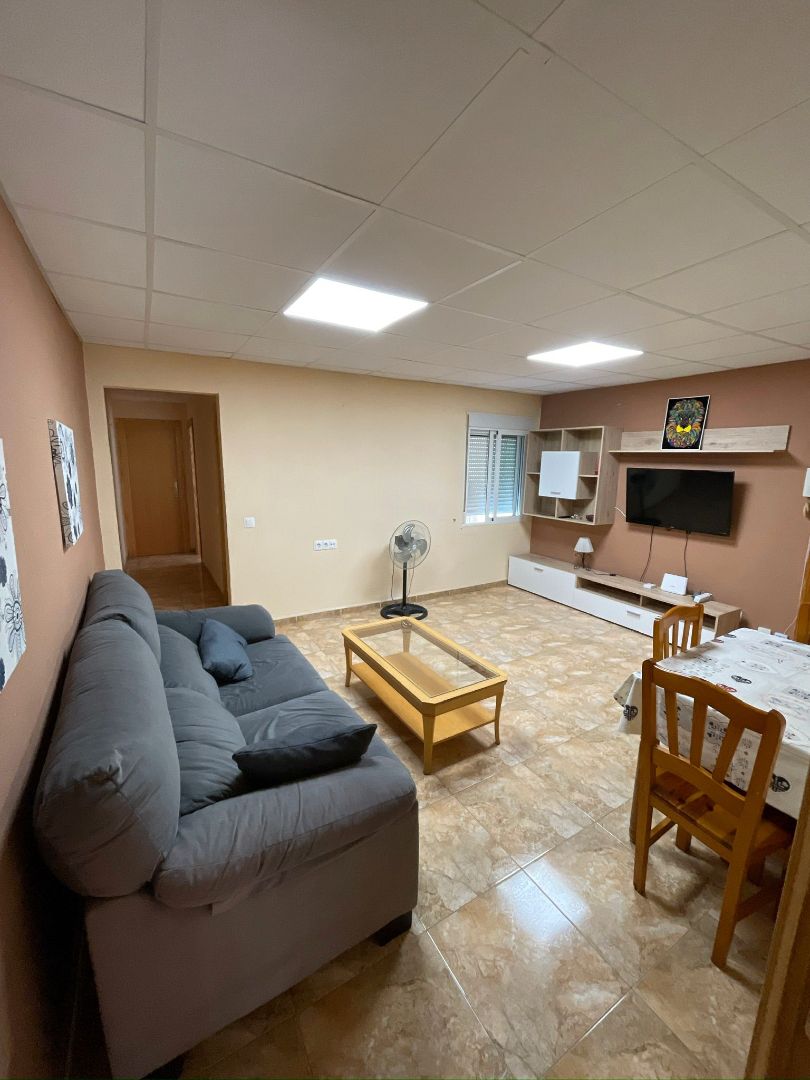 Sala de estar de Piso para compartir en San Vicente del Raspeig / Sant Vicent del Raspeig con Amueblado, Lavadora y TV