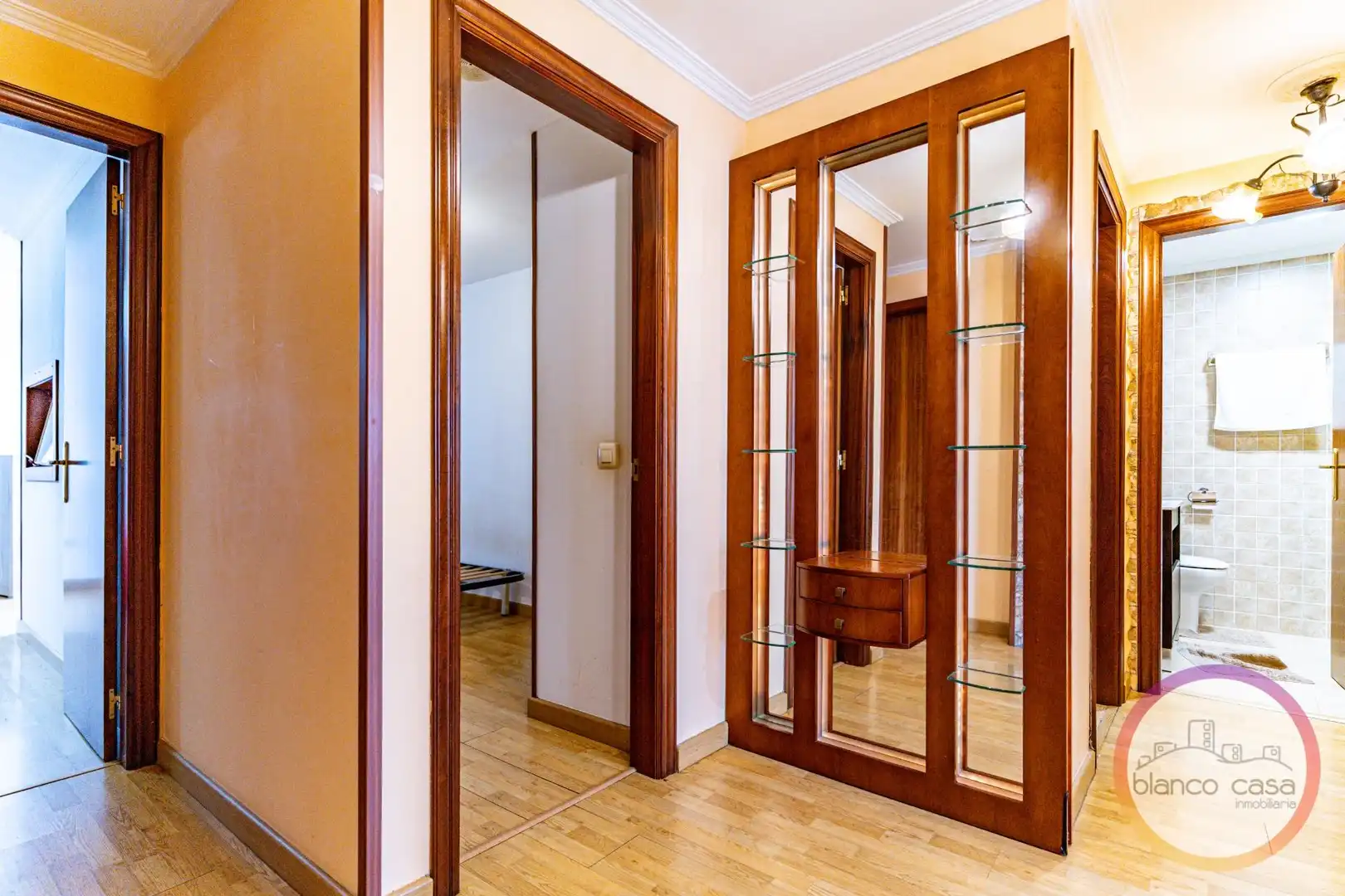 Piso en venta en Carballo con Terraza, Trastero y Amueblado