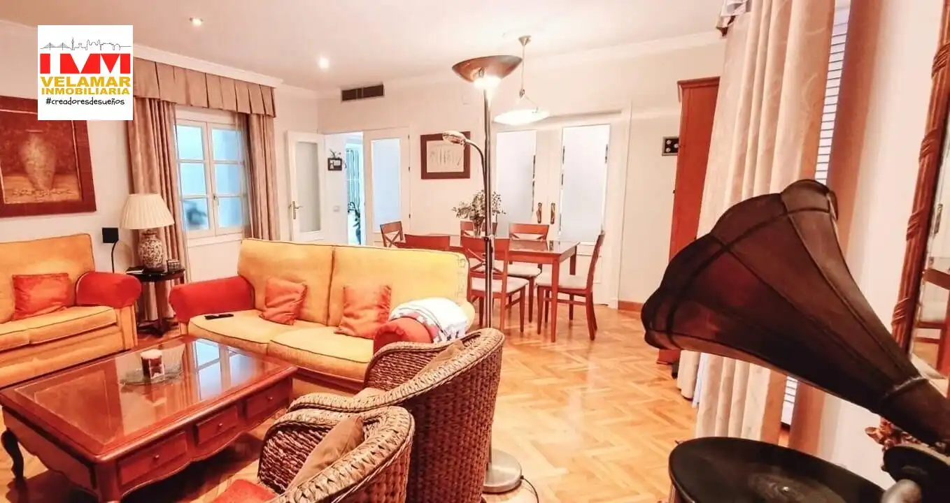 Flat with terrace for sale in Centro Histórico