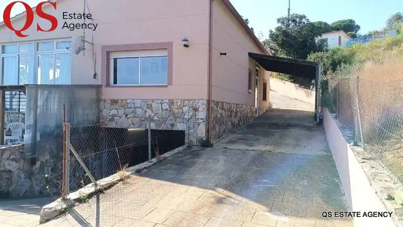 Vista exterior de Casa o xalet en venda en Tordera amb Calefacció, Jardí privat i Terrassa