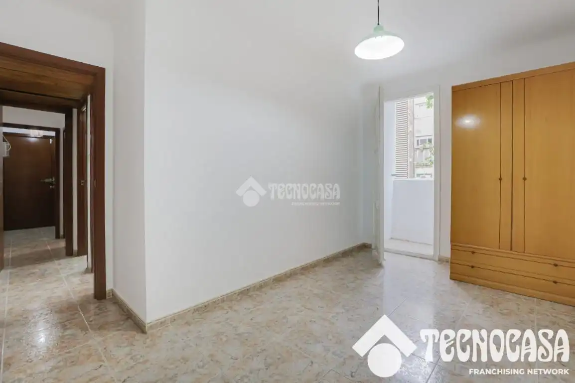 Habitación de Piso en venta en Barcelona con Balcón