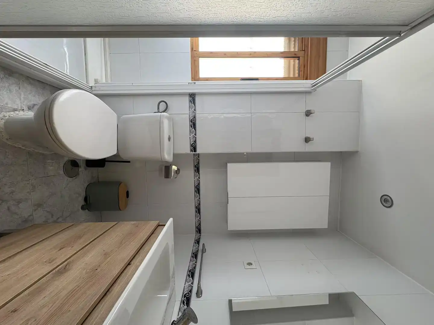 Bany de Apartament per a compartir en Granada amb Jardí privat i Balcó