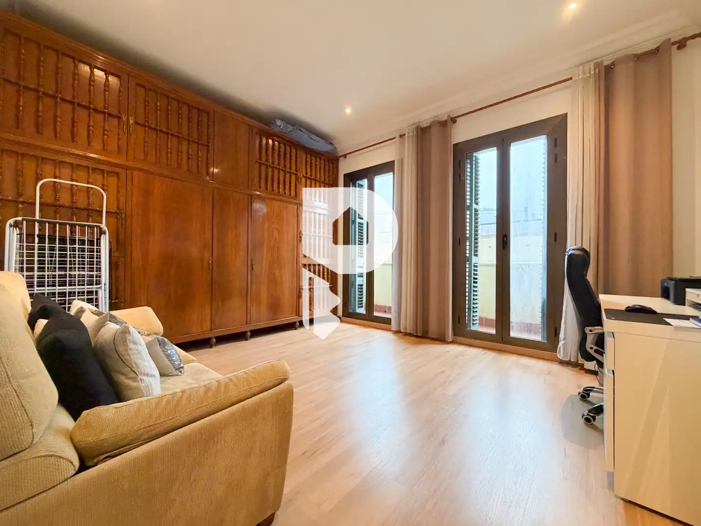 Living room of Flat for sale in Barcelona  with Air Conditioner, Heating and Parquet flooring