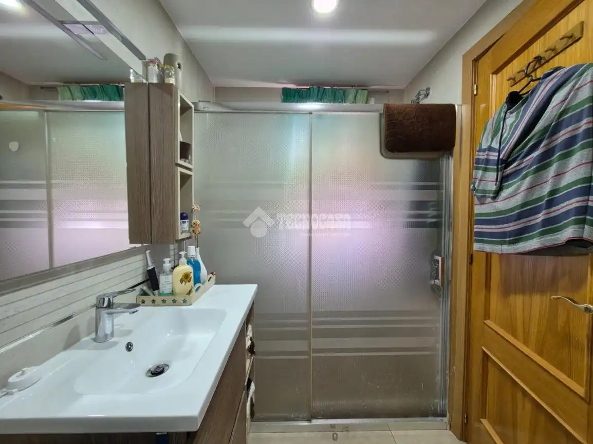 Badezimmer von Wohnung zum Verkauf in Leganés