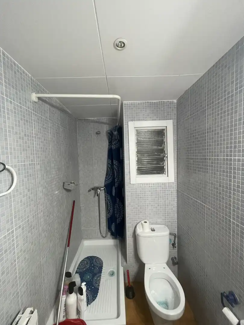Baño de Piso en venta en Girona con Calefacción