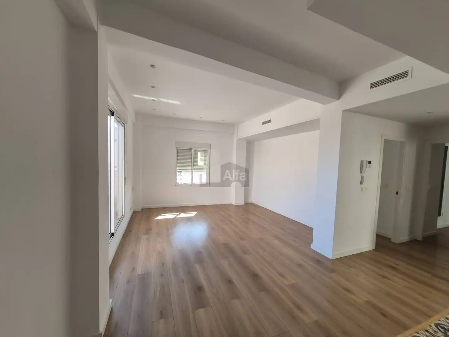 Living room of Attic for rent in Valencia  with Air Conditioner, Parquet flooring and Terrace