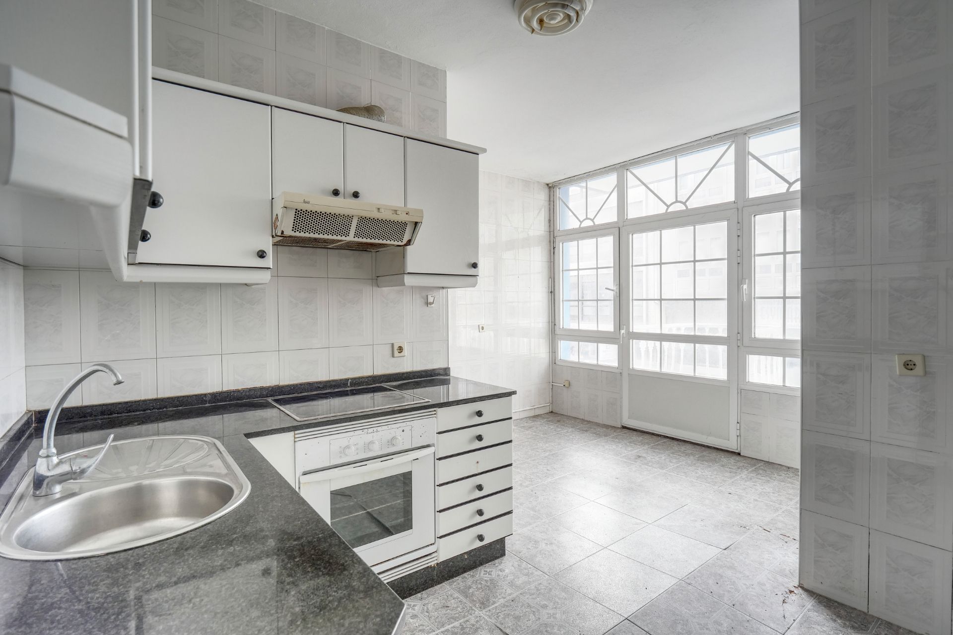 Kitchen of Single-family semi-detached for sale in Cerceda  with Private garden, Storage room and Balcony