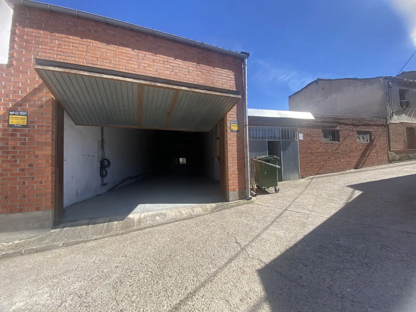 Vista exterior de Nave industrial en venta en Villamuriel de Cerrato