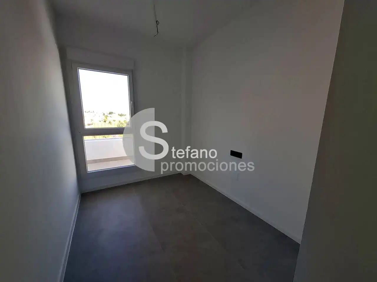 Habitación de Piso de alquiler en Fuengirola con Aire acondicionado, Terraza y Trastero