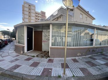 Locale commerciale in vendita a PUNTA ROCOSA