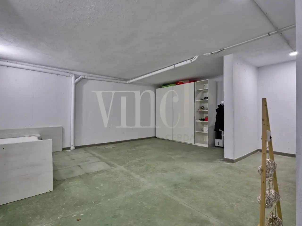 Casa adosada en venda en Alp amb Calefacció, Jardí privat i Parquet