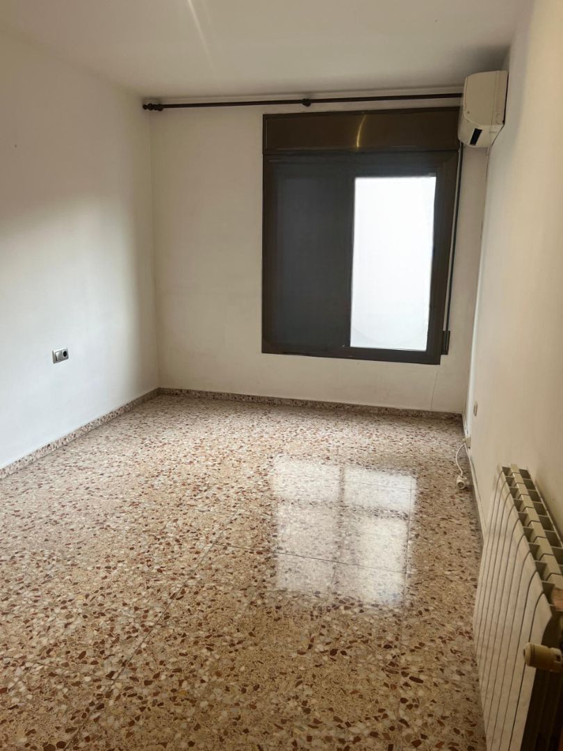 Dormitori de Pis en venda en Montcada i Reixac amb Calefacció, Forn i Microones