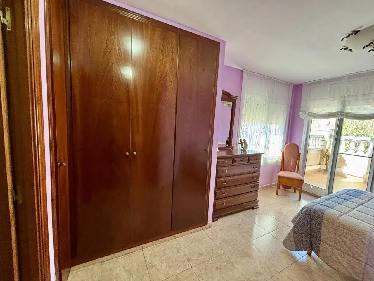 Habitación de Casa adosada en venta en Valls con Aire acondicionado, Calefacción y Jardín privado