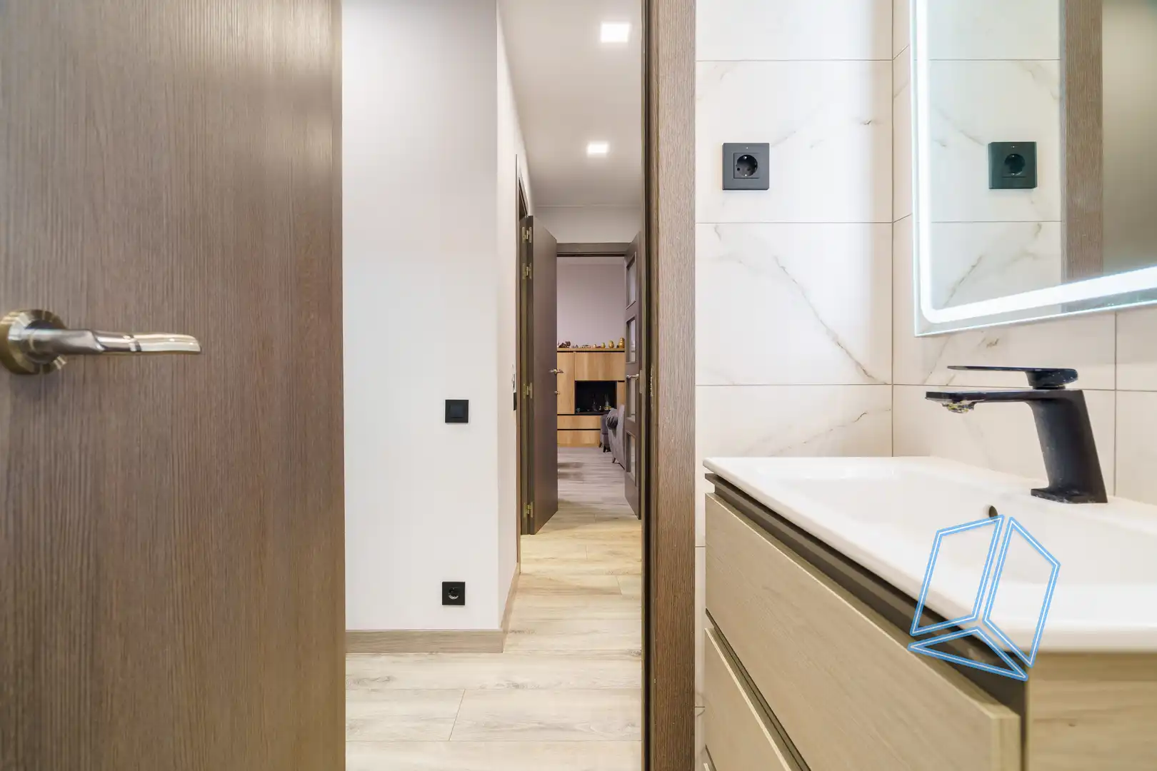 Bathroom of Flat for sale in Barcelona  with Heating and Balcony