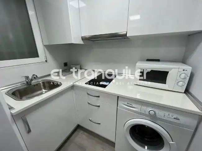 Cuina de Pis de lloguer en Madrid amb Aire condicionat i Rentadora