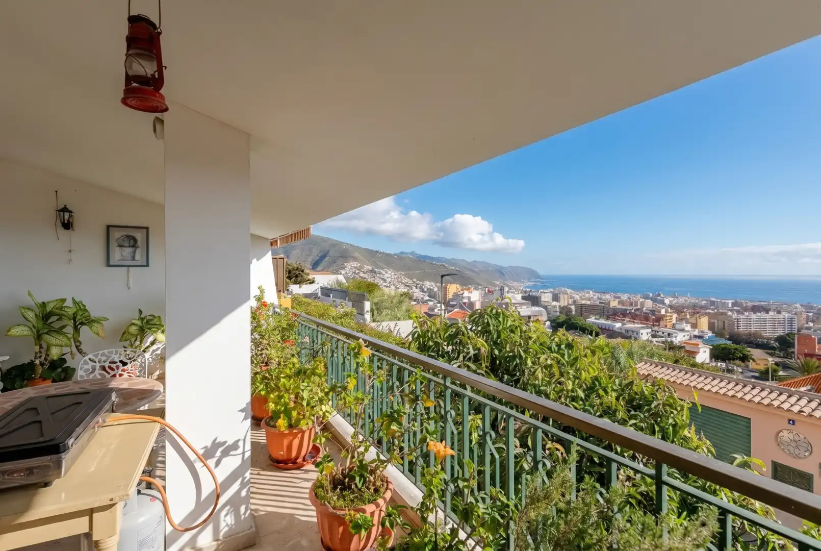 Vista exterior de Casa adosada en venta en Santa Cruz de Tenerife con Terraza, Trastero y Piscina