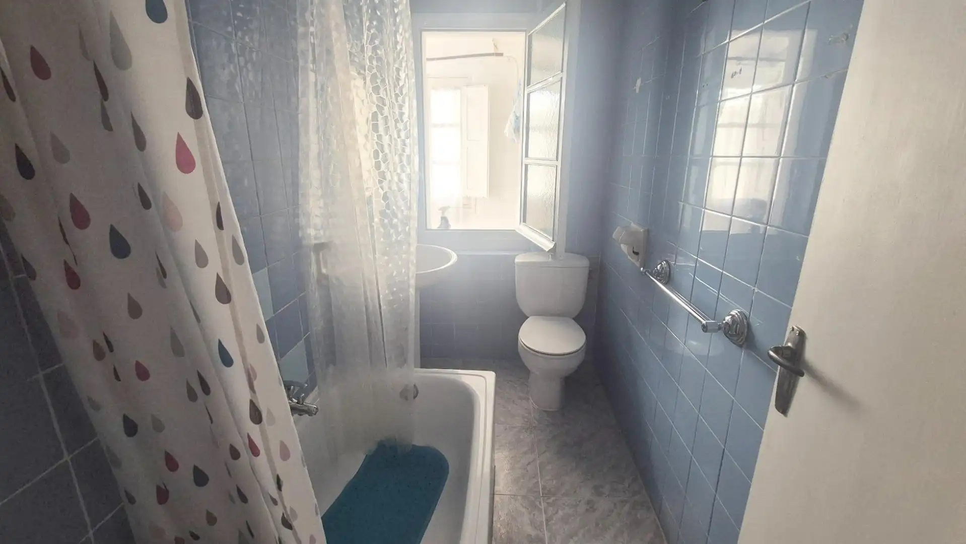 Bathroom of Flat for sale in Salamanca  with Heating