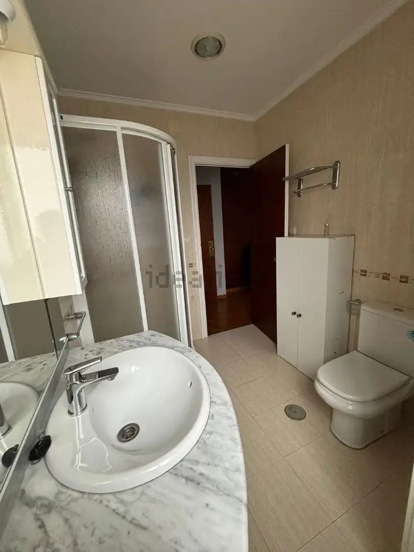 Baño de Piso en venta en Ourense Capital  con Calefacción, Parquet y Trastero