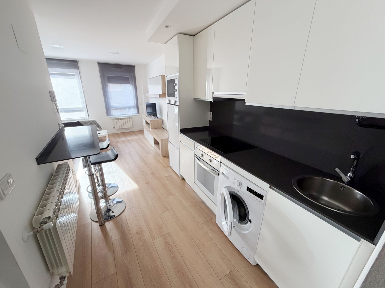 Kitchen of Flat to rent in Castrillón  with Heating and Storage room