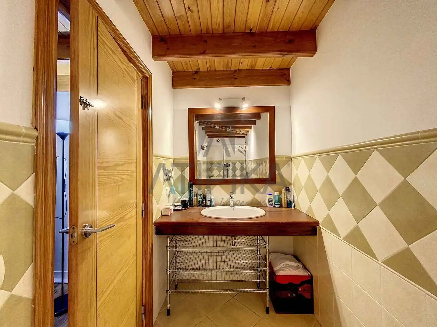Badezimmer von Wohnung zum Verkauf in Sant Lluís mit Klimaanlage, Terrasse und Möbliert