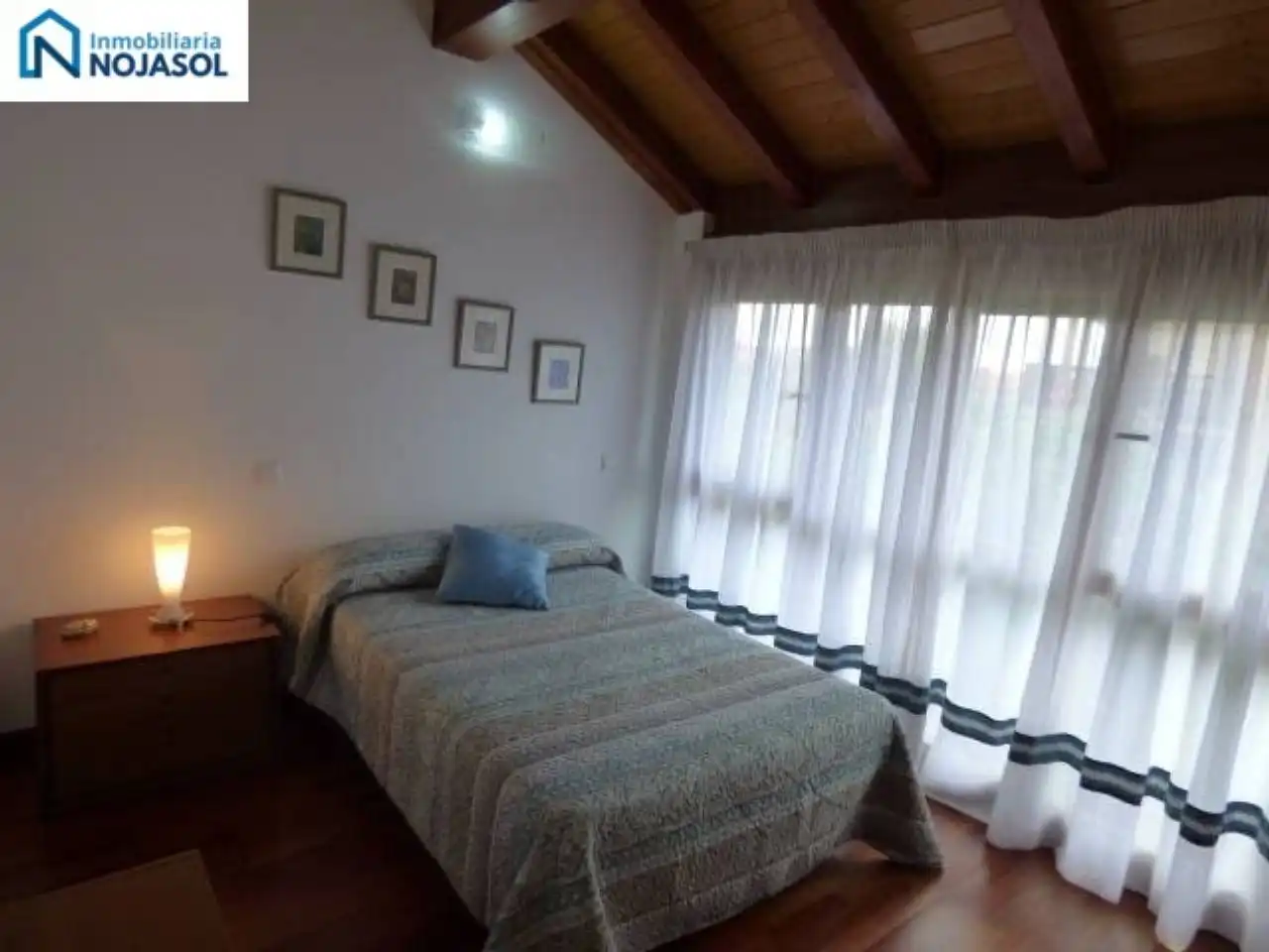 Schlafzimmer von Einfamilien-Reihenhaus zum Verkauf in Bareyo mit Heizung, Terrasse und Möbliert
