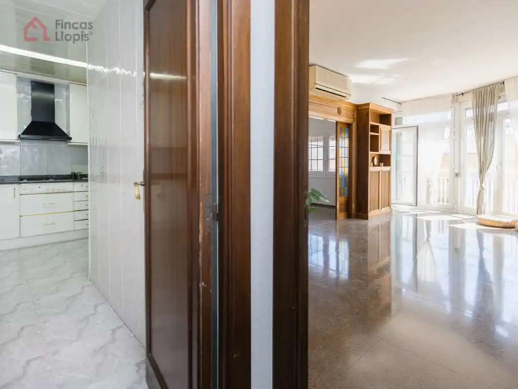 Piso en venta en Barcelona con Balcón