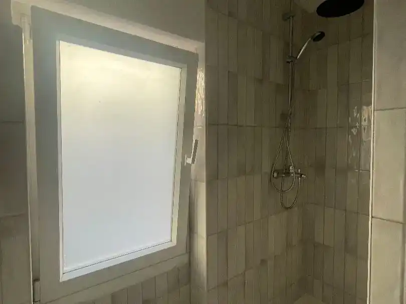 Badezimmer von Einfamilien-Reihenhaus zur Miete in Granada mit Abstellraum und Möbliert