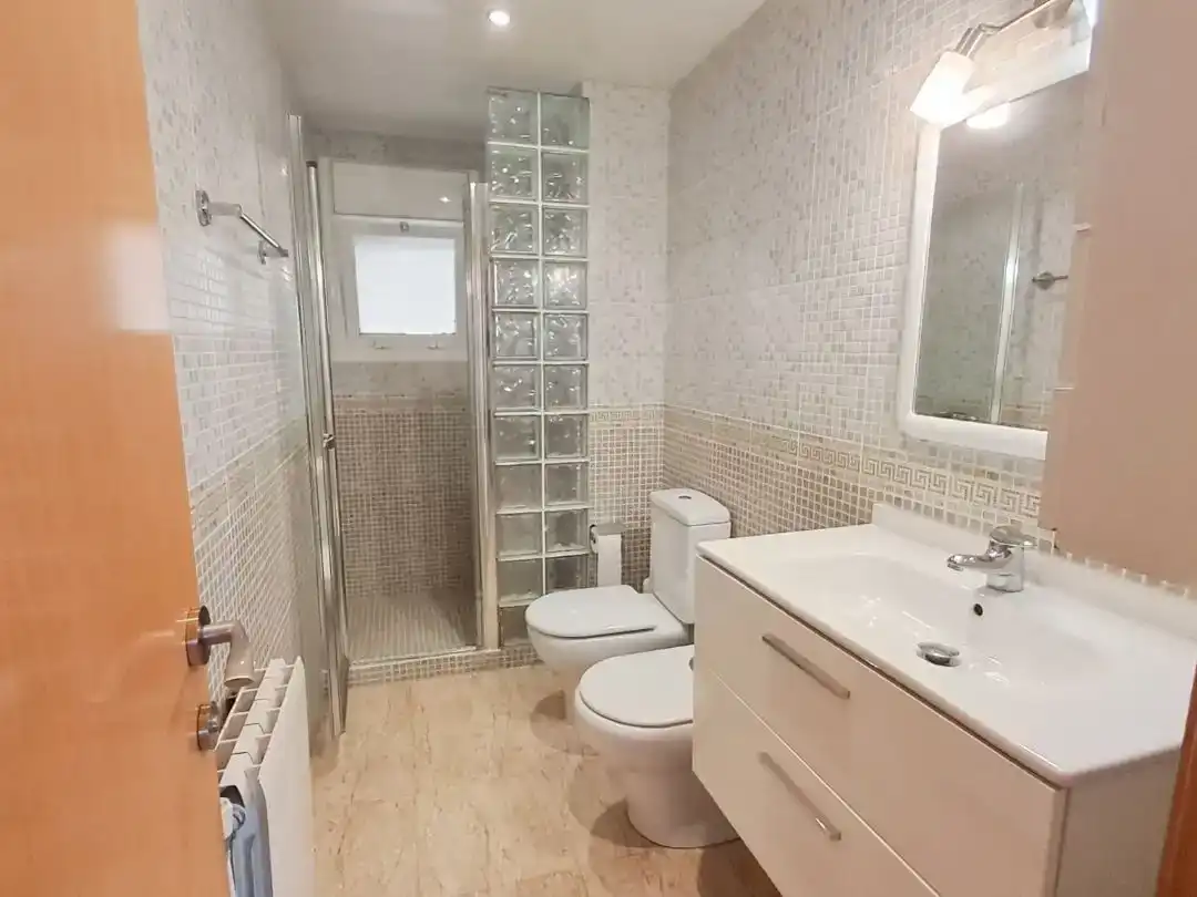 Baño de Piso en venta en Sant Pol de Mar con Piscina
